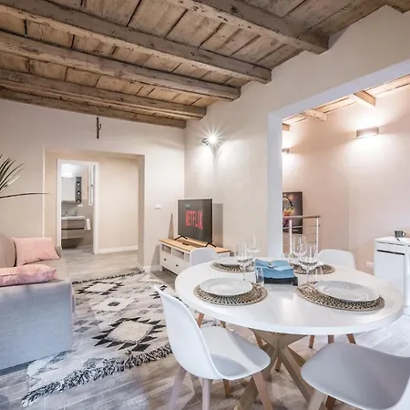 Broccaindosso Wood 5* شقة بولونيا